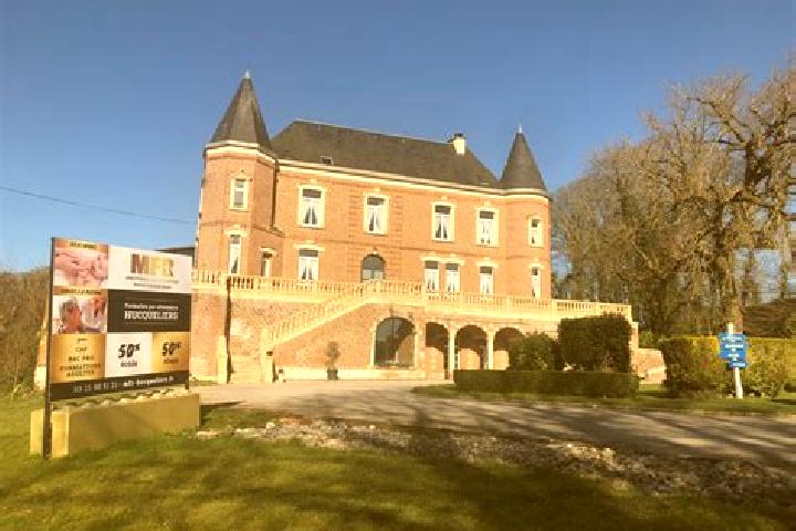 Escorts Hucqueliers, France — Local Companions