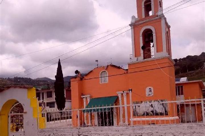 Escorts Hueyatenco, Mexico — Local Companions