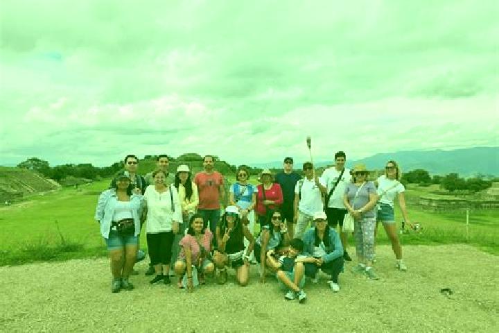 Escorts Hueytepec, Mexico — Local Companions
