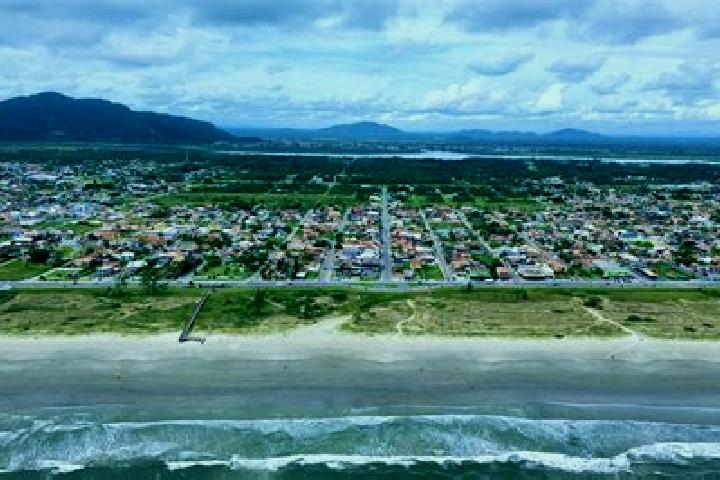 Escorts Ilha Comprida, Brazil — Local Companions