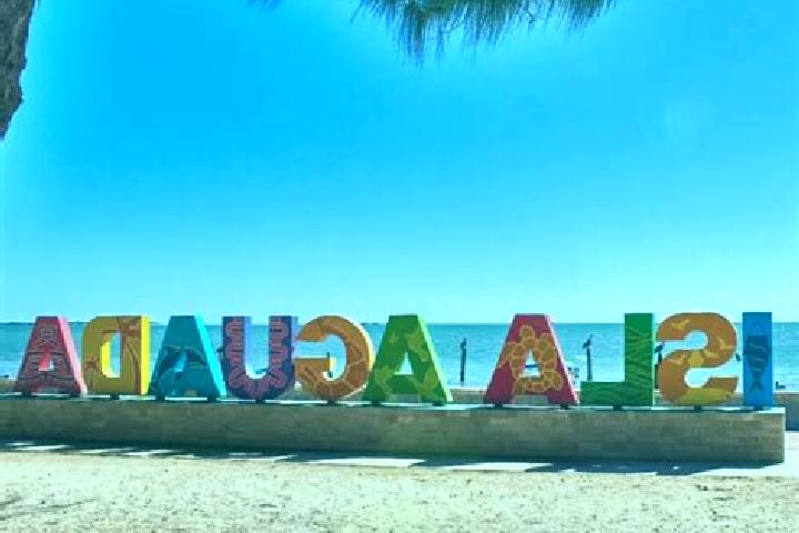Escorts Isla Aguada, Mexico — Local Companions