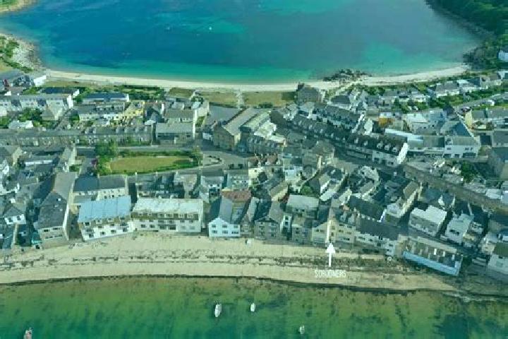 Escorts Isles of Scilly, United Kingdom — Local Companions