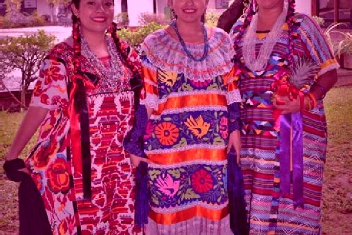 Escorts Ixcatlan, Mexico — Local Companions