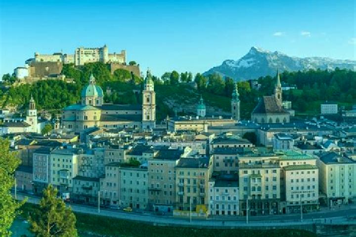 Escorts Jadorf, Austria — Local Companions