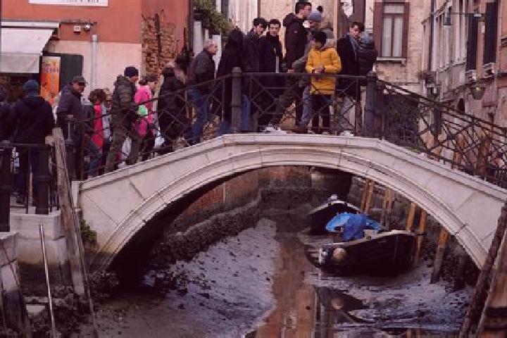 Escorts Jelsi, Italy — Local Companions