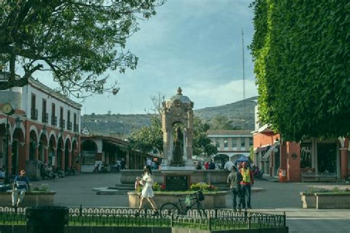 Escorts Jiquilpan, Mexico — Local Companions