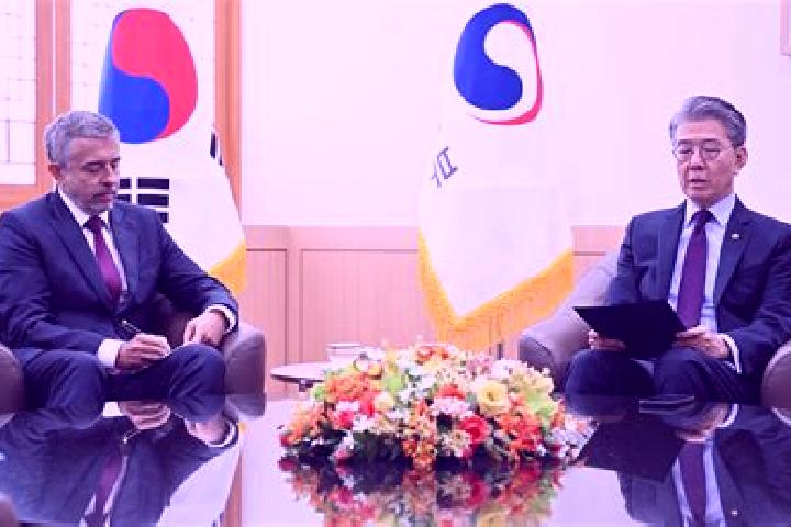 Escorts Juam, South Korea — Local Companions
