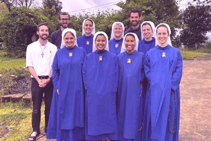 Escorts Jumelles, France — Local Companions