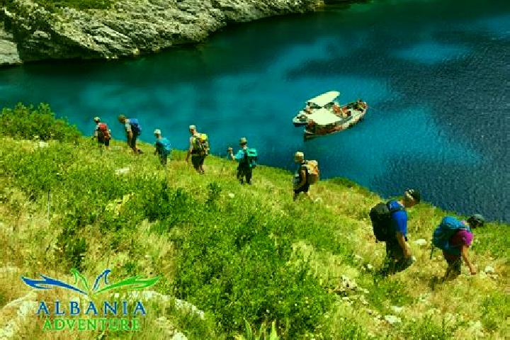 Escorts Kacinar, Albania — Local Companions