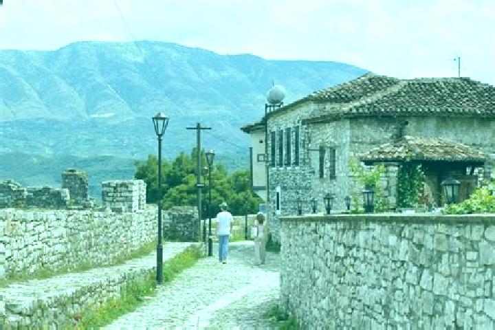 Escorts Kalenje, Albania — Local Companions