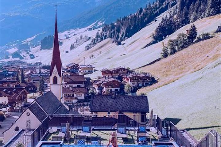 Escorts Kaltenbach, Austria — Local Companions