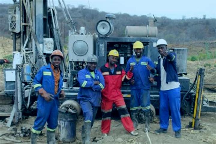 Escorts Kamativi Mine, Zimbabwe — Local Companions