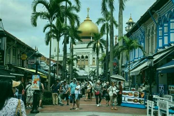 Escorts Kampong Tajar, Malaysia — Local Companions