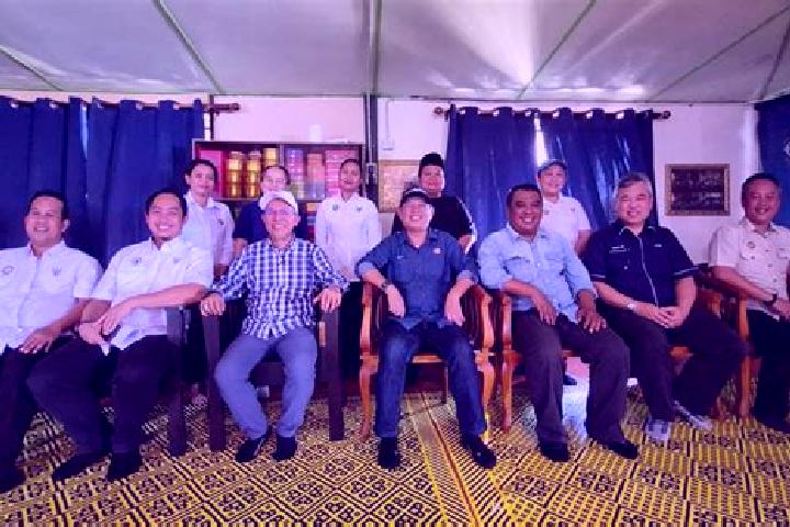 Escorts Kampung Jeli, Malaysia — Local Companions