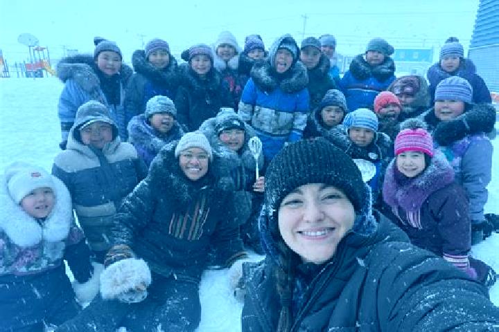 Escorts Kangiqsualujjuaq, Canada — Local Companions