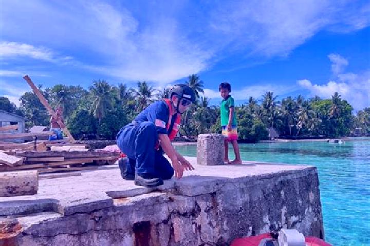 Escorts Kapingamarangi, Micronesia — Local Companions