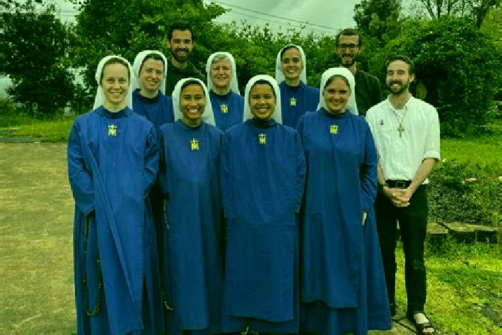 Escorts Kernilis, France — Local Companions