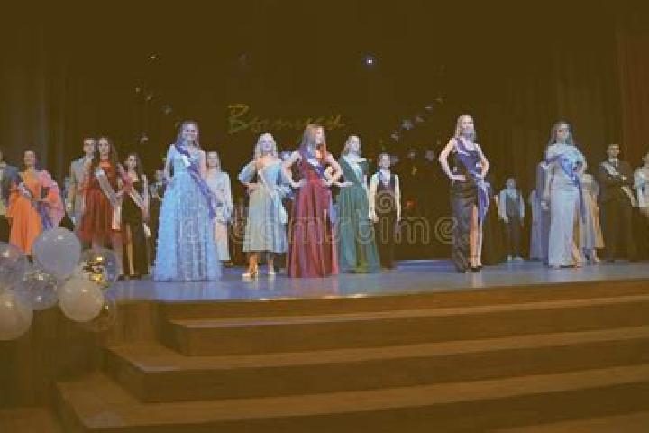 Escorts Kholopenichi, Belarus — Local Companions