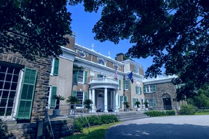 Escorts Kingston, United States — Local Companions