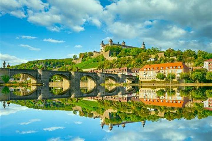 Escorts Klingenberg am Main, Germany — Local Companions