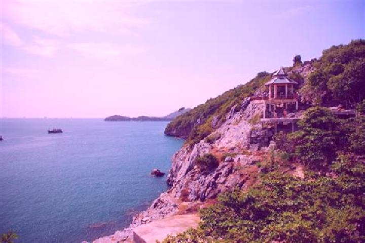 Escorts Ko Si Chang, Thailand — Local Companions