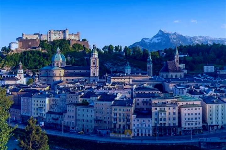 Escorts Koenigstetten, Austria — Local Companions