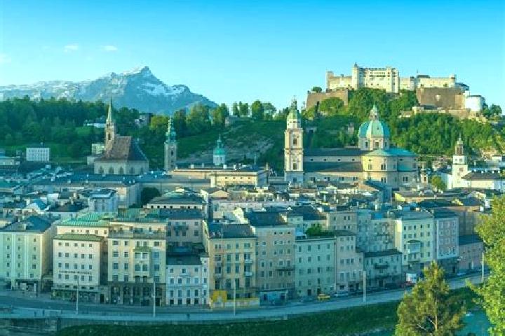 Escorts Koestendorf, Austria — Local Companions