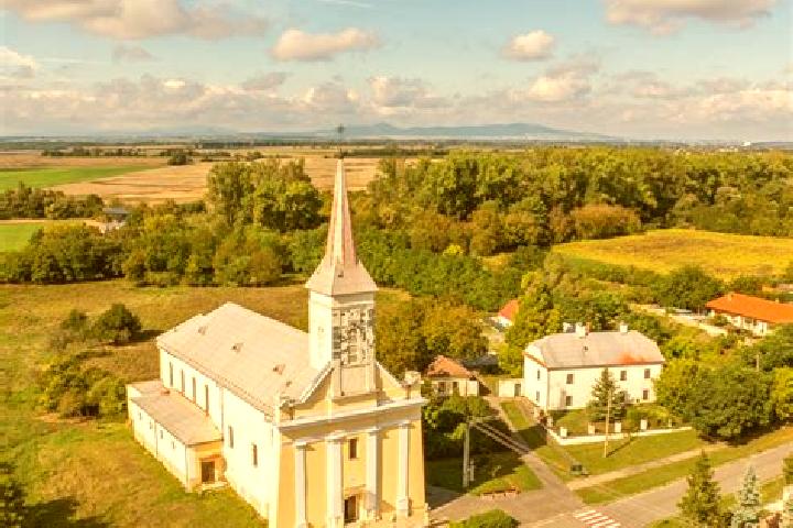 Escorts Komjatice, Slovakia — Local Companions