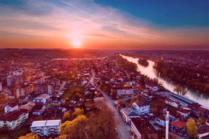 Escorts Kozarska Dubica, Bosnia and Herzegovina — Local Companions
