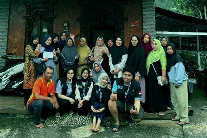 Escorts Krajan Dua Keting, Indonesia — Local Companions