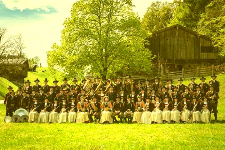 Escorts Kramsach, Austria — Local Companions