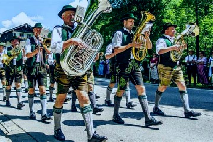 Escorts Kreuth, Germany — Local Companions