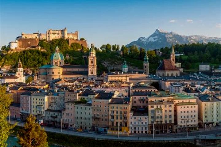 Escorts Krusdorf, Austria — Local Companions