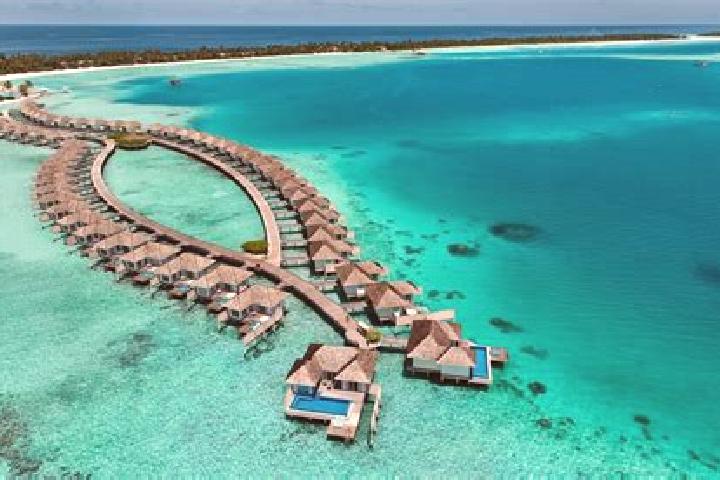 Escorts Kudahuvadhoo, Maldives — Local Companions