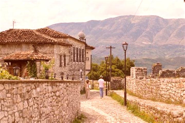 Escorts Kushove, Albania — Local Companions