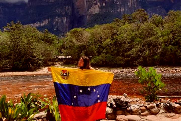 Escorts La Luz, Venezuela — Local Companions