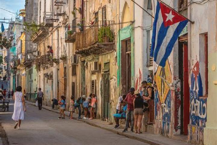 Escorts La Maquina, Cuba — Local Companions