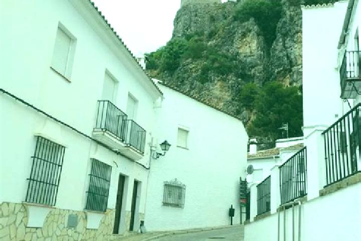 Escorts La Roca de la Sierra, Spain — Local Companions