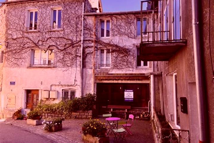 Escorts La Salvetat-Peyrales, France — Local Companions
