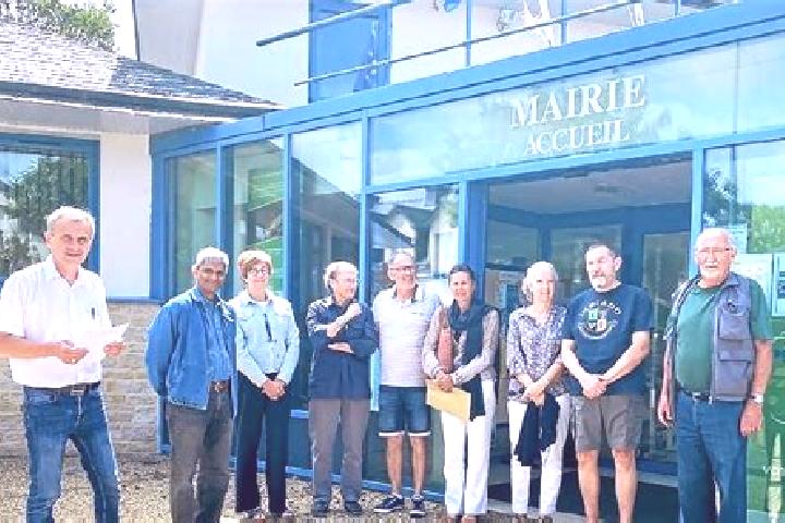 Escorts La Trinite-Surzur, France — Local Companions