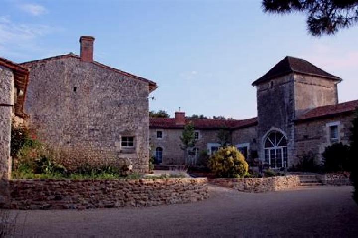 Escorts La Verrie, France — Local Companions