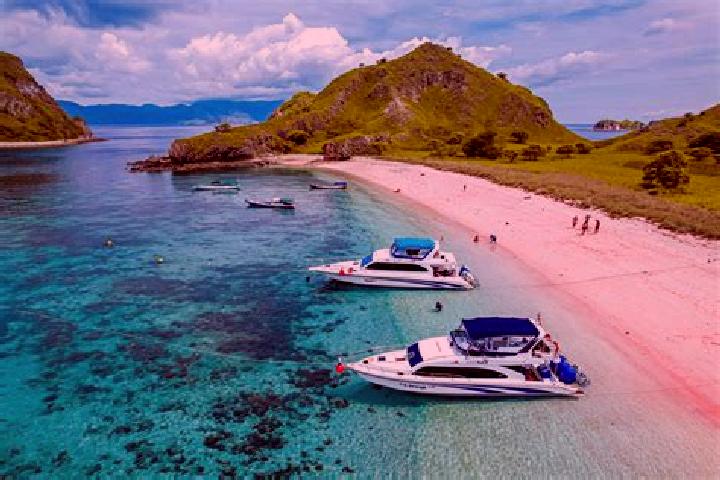 Escorts Labuhan Tangga Besar, Indonesia — Local Companions