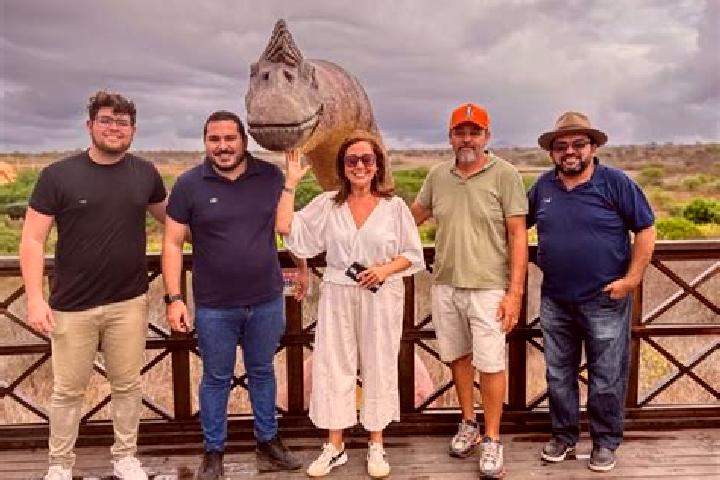 Escorts Lagoa de Velhos, Brazil — Local Companions