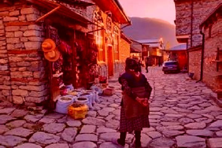 Escorts Lahij, Azerbaijan — Local Companions