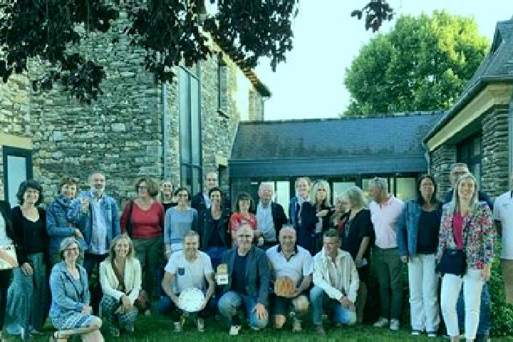 Escorts Laille, France — Local Companions