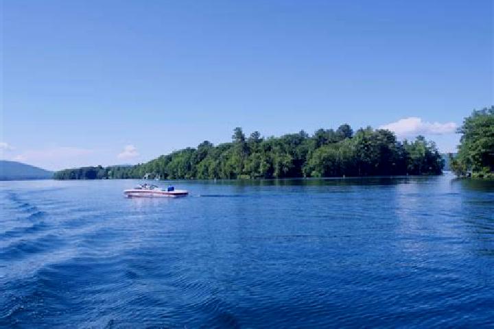 Escorts Lake George, United States — Local Companions