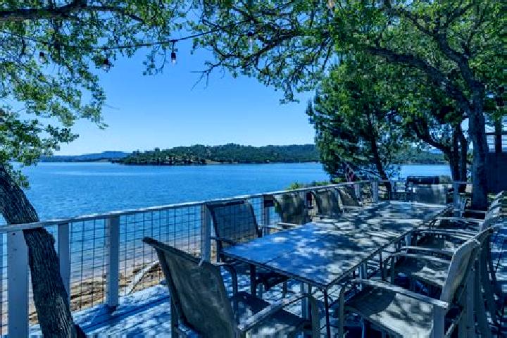 Escorts Lake Nacimiento, United States — Local Companions