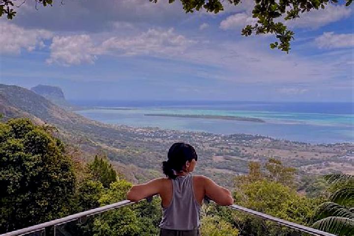 Escorts Lalmatie, Mauritius — Local Companions