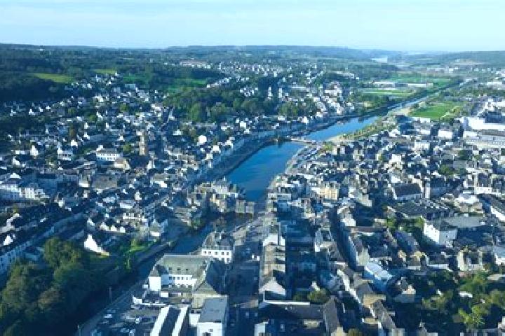 Escorts Landerneau, France — Local Companions