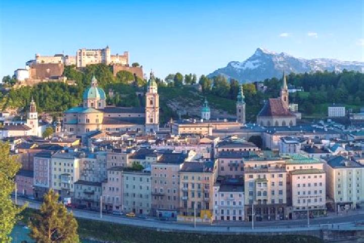 Escorts Lang, Austria — Local Companions